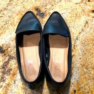 Brash Pointed Toe Flats